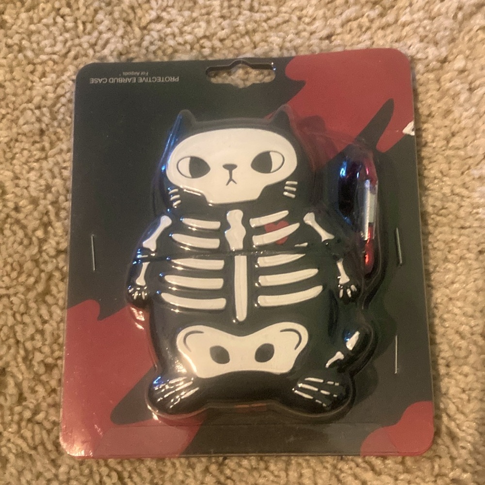 🔥Horror Cats earphone case Hot topic🔥